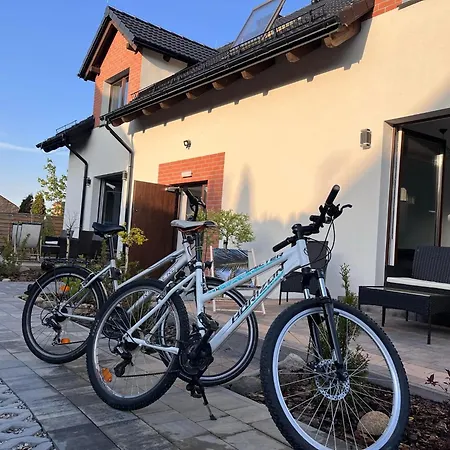 Wczasy Oliwkowy * 흐미엘노